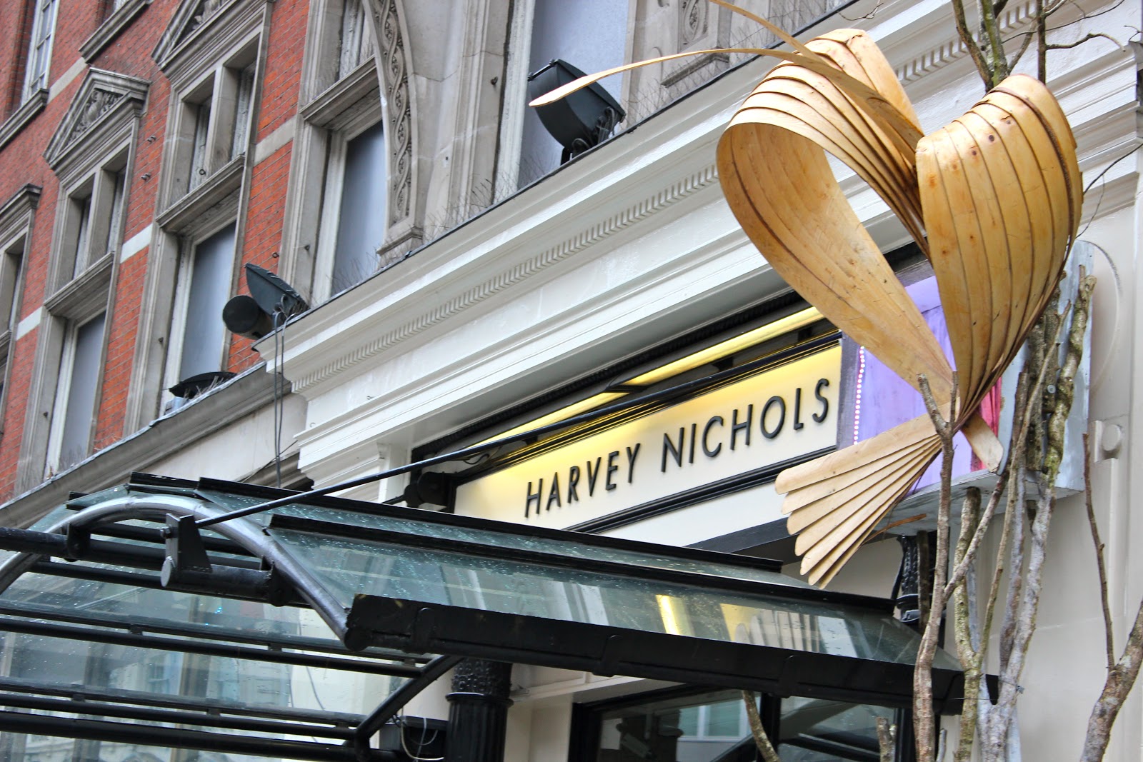 HARVEY NICHOLS LONDON - VISUAL MERCHANDISING ~ SHALLOWWONDERLAND