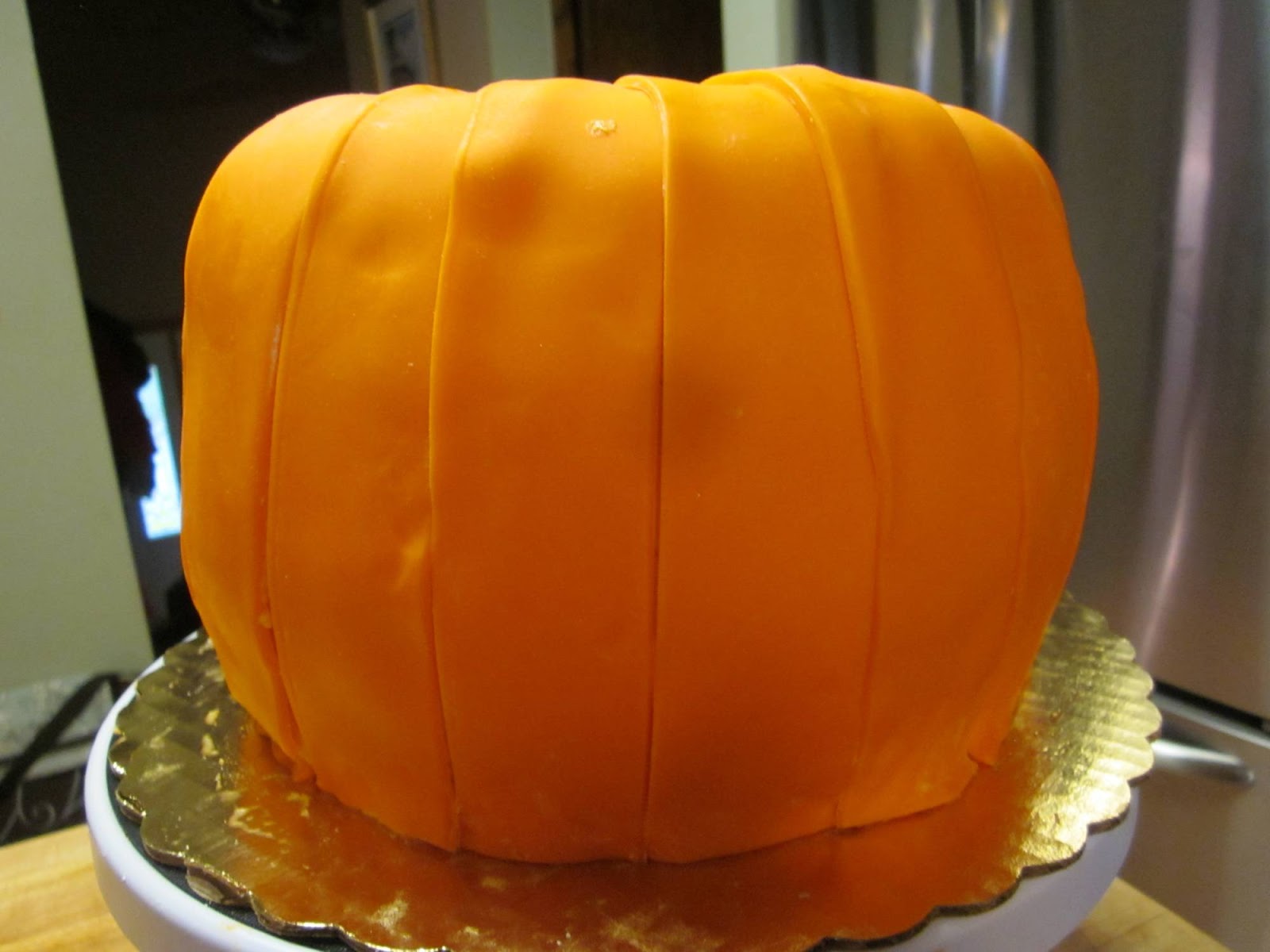 Eat at Andrea's JackOLantern Candy Bucket Cake Practice!