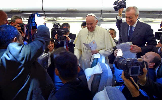 pope francis papal flight