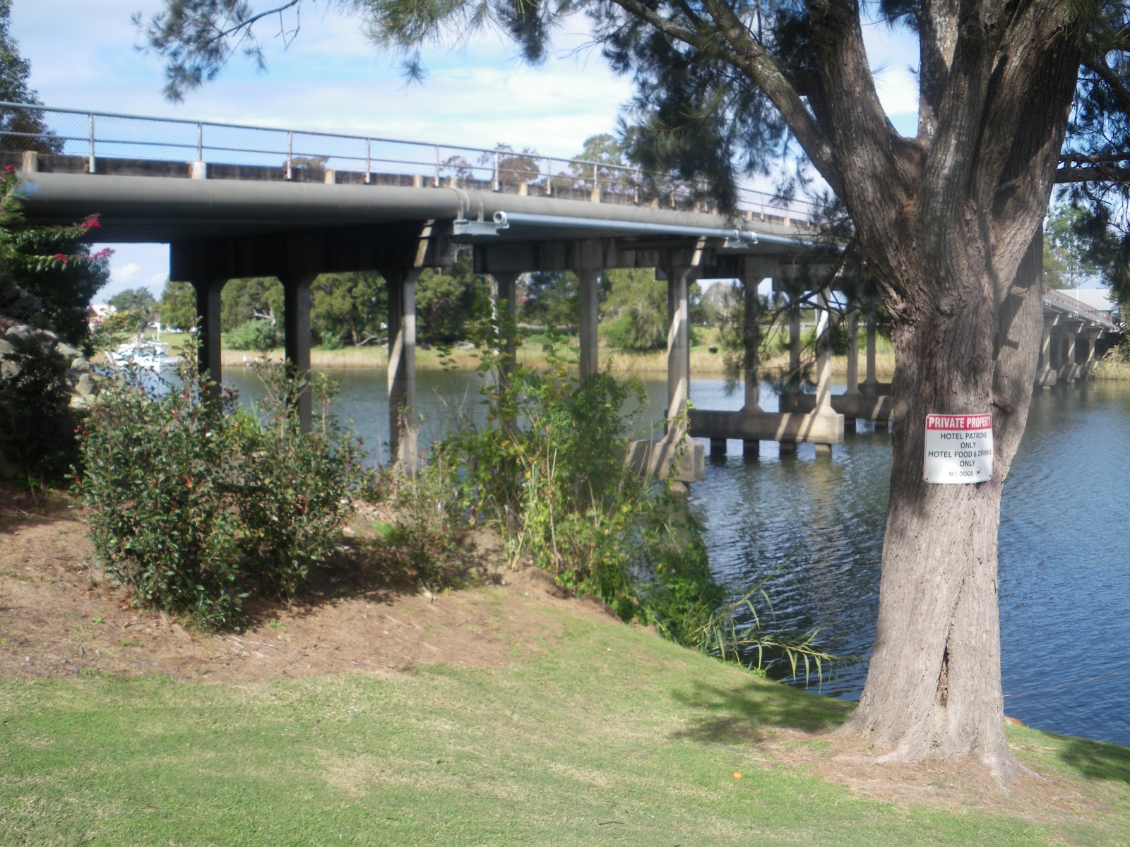 Backpacking in Australia Touring Woodford Island Don't Stop Living
