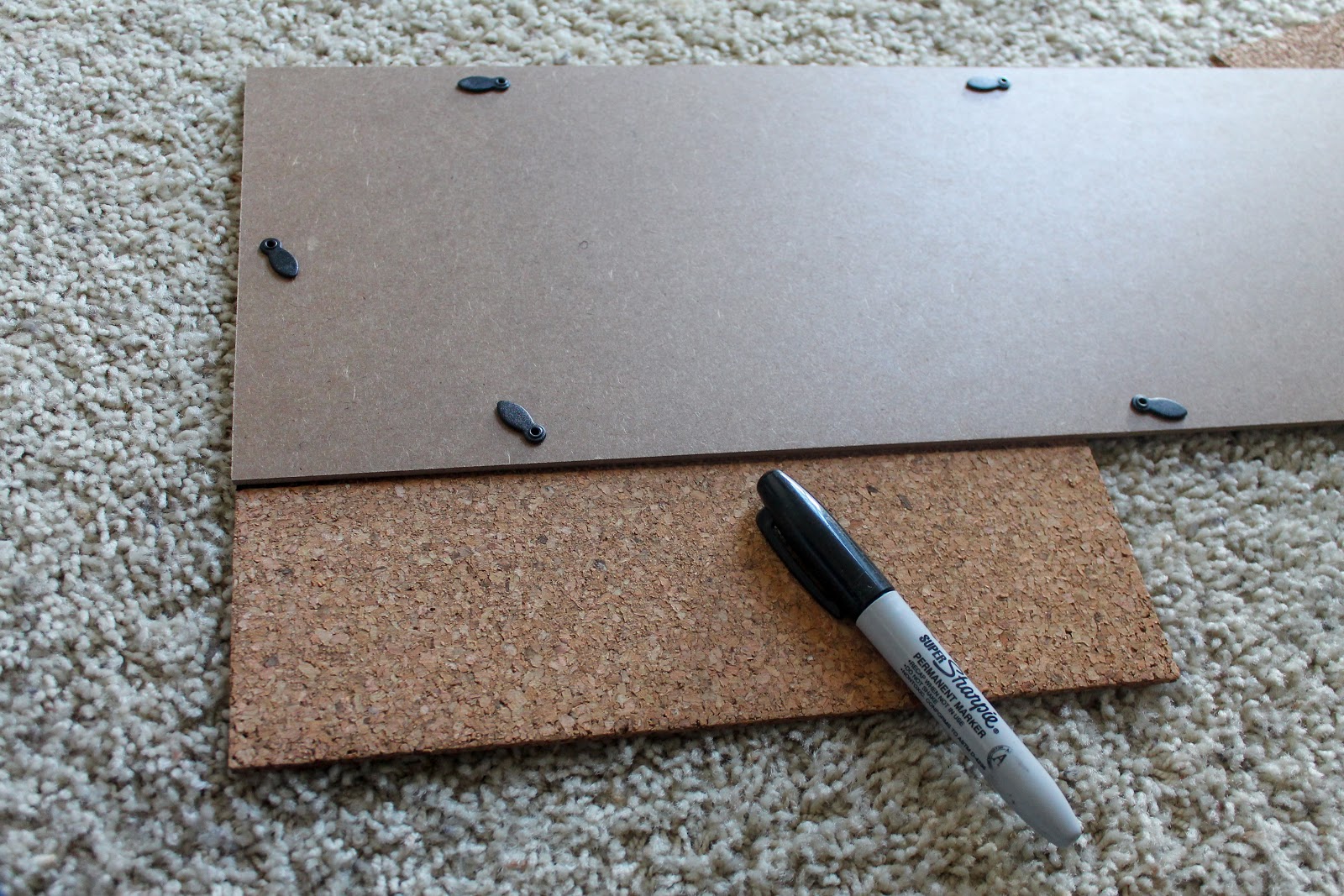 Skillets.Sneakers.Style A Quick and Easy DIY Cork Board