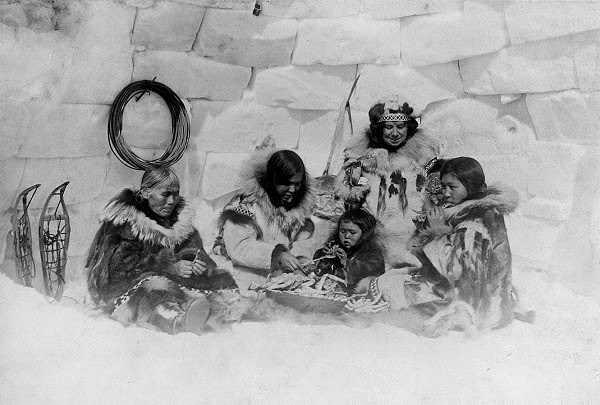 [Image: nha-tuyet-nguoi-eskimo-01.jpg]