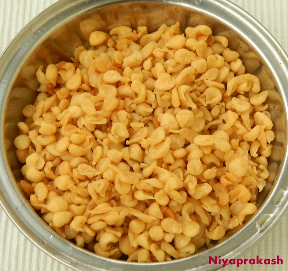 Niya's World Boondi Laddu (made of Dry Roasted Gram Flour)