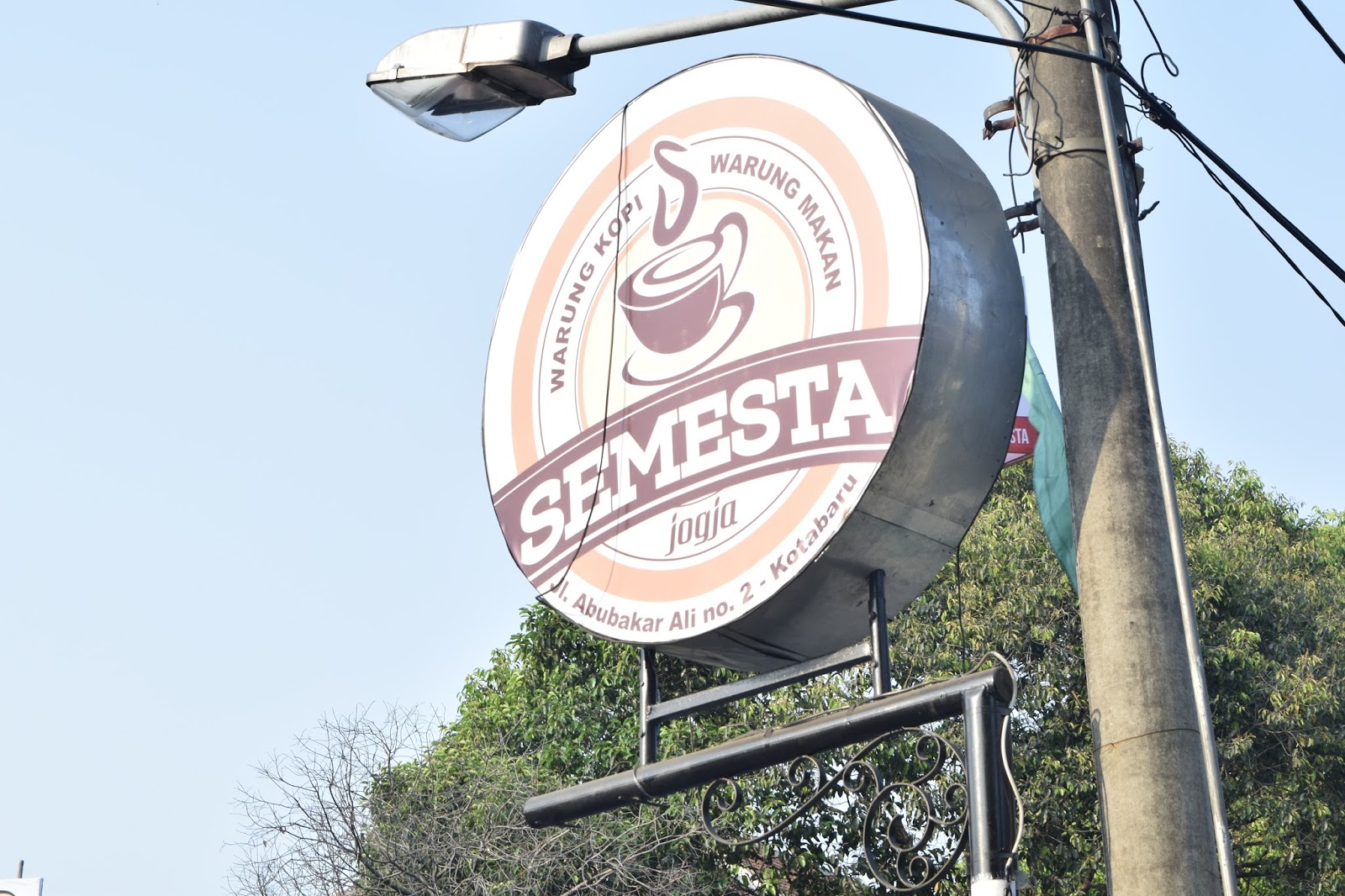 5 Kafe 24 Jam di Jogja 1