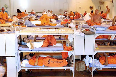 Boys in juvenile lockup strip search — photo 12