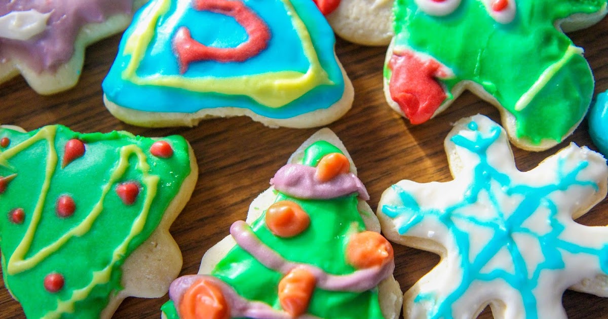 The Best Christmas Cookies Ever (+ Homemade Frosting) / MICROSCOPE BEAUTY