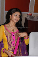 Sneha, small, hot, cleavage, pictures