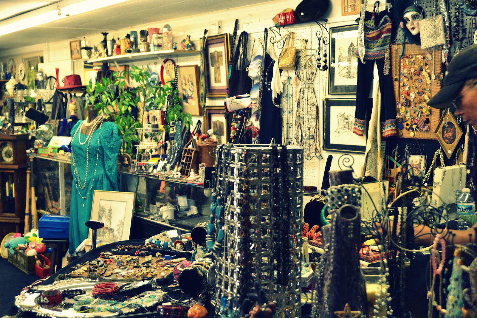 Nia Fashionista Hall's Thrift Shop & Jewelry