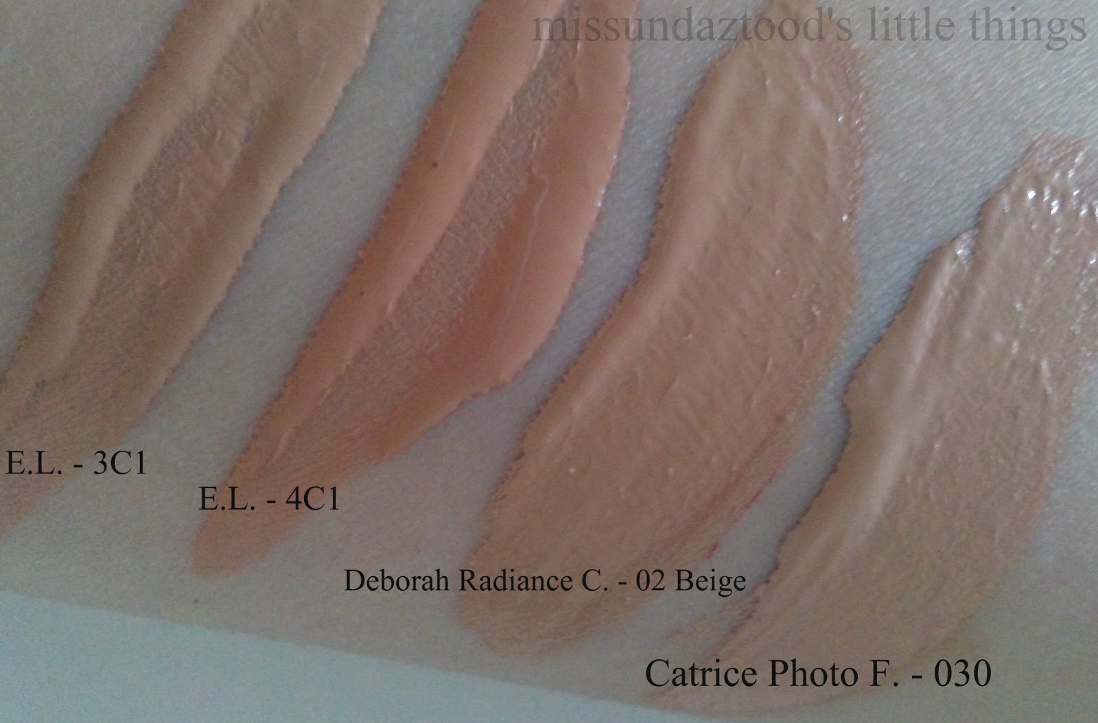 Estee Lauder Double Wear Stay In Place foundation 3C1 Pebble & 4C1