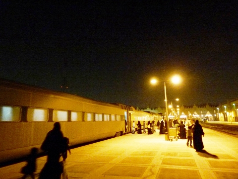 riyadh dammam afternoon train travel railway saudi station