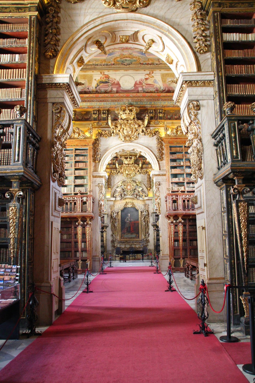 Neon Pantheon Die Welt Der Griechischen Gotter Kultur Oder