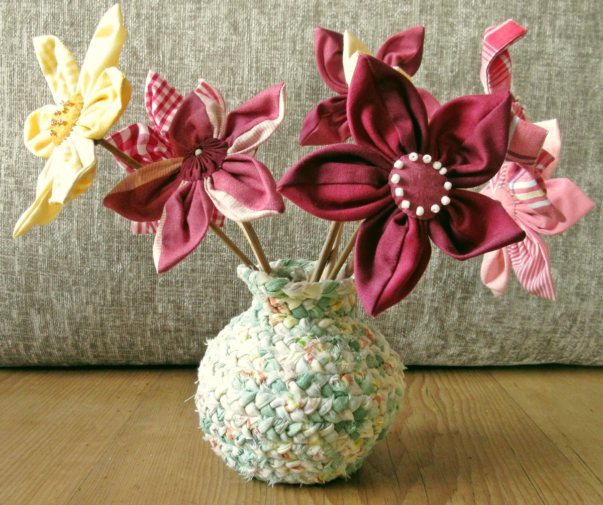 Sew Annie Sew Fabric flowers, vase, jug and bowl