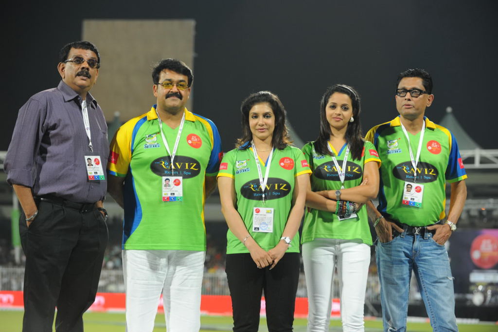 Bollywood Actresses at CCL 2 Opening Ceremony in Dubai1 - Hot Babes at CCL 2 Opening Ceremony