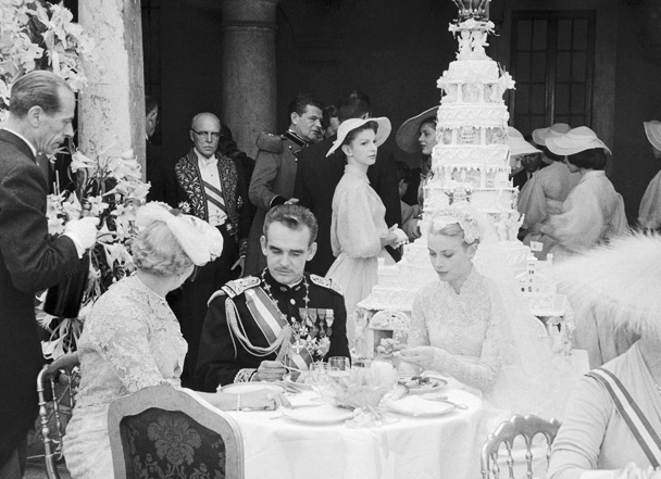 The Royal Wedding looks to be ideas for royal wedding cupcakes. The Royal Wedding looks to be