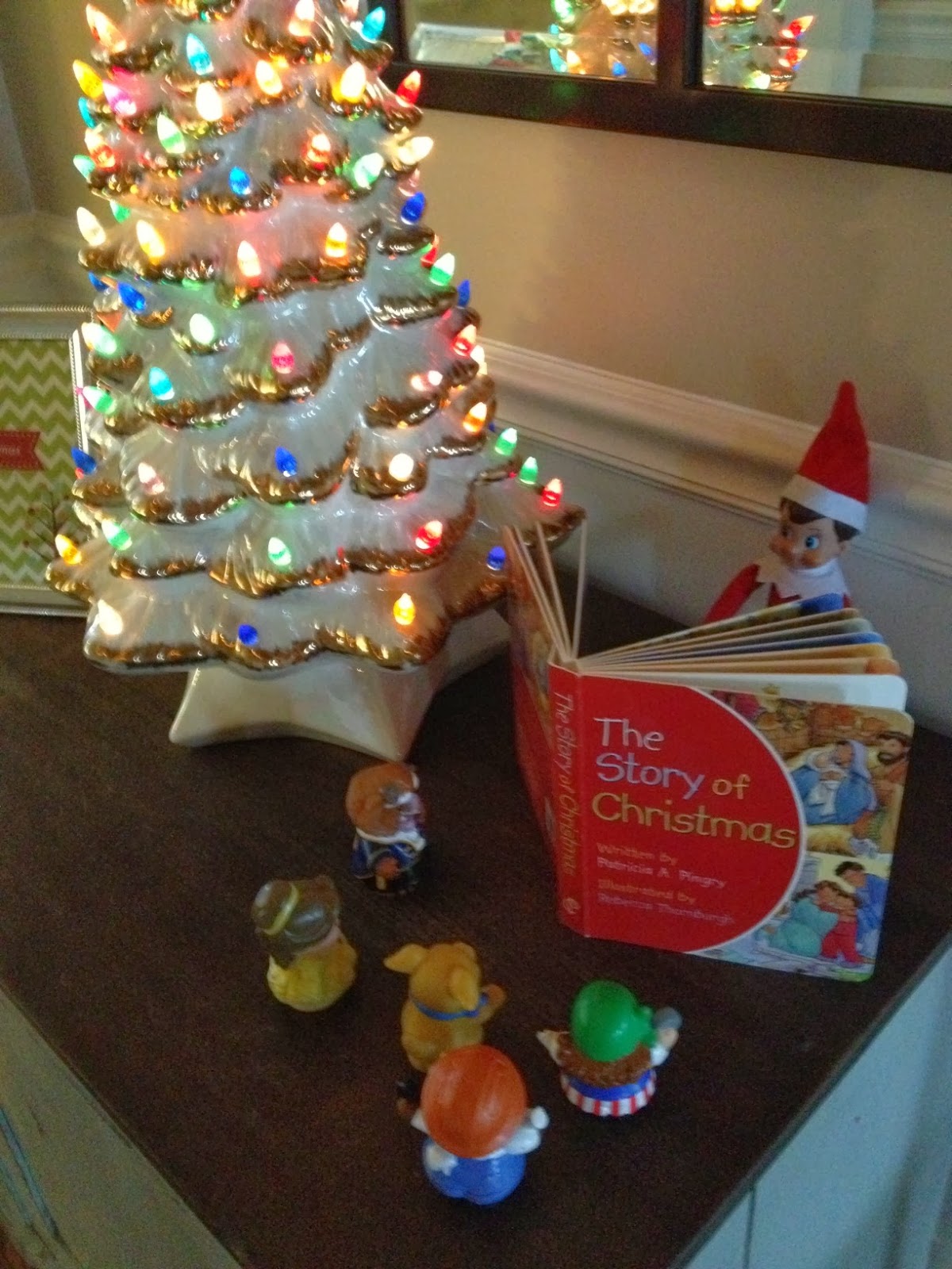 Lil' Sprinkles of Joy: Elf on the Shelf Ideas