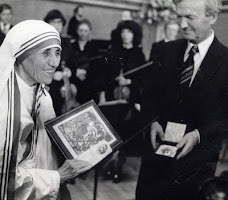 🙏 "Anjezë Gonxhe Bojaxhiu" (Madre Teresa di Calcutta) - Domande e risposte.. ✔