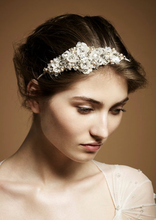Tiaras para novias Jenny Packham Peinados