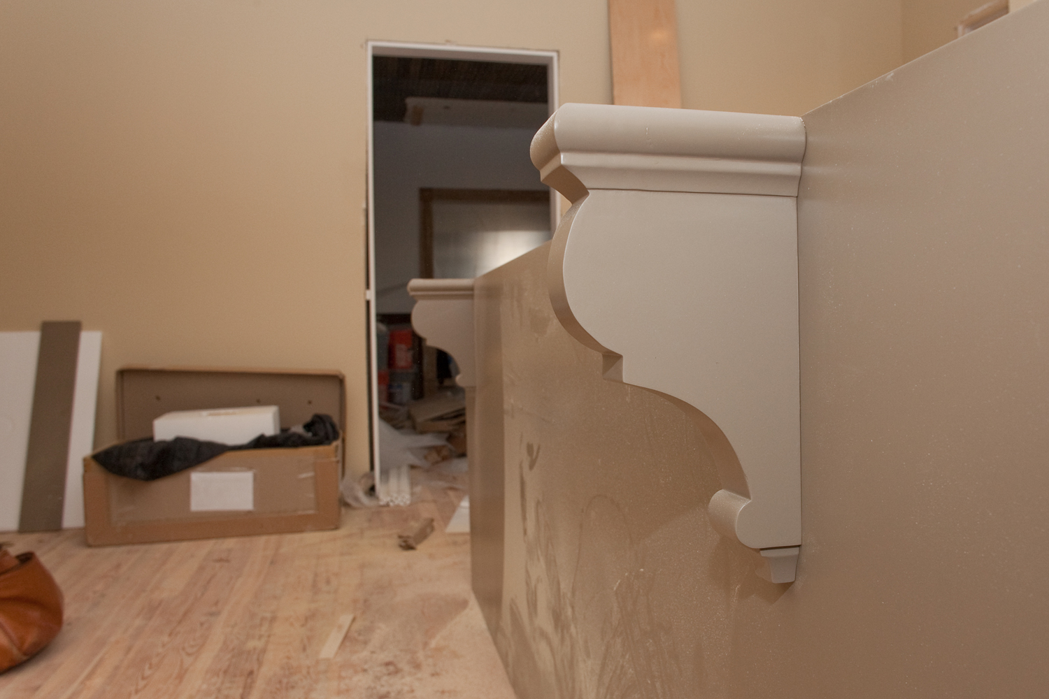 Kitchen cabinet brackets Posted by Colin and Holly at 11:57 AM