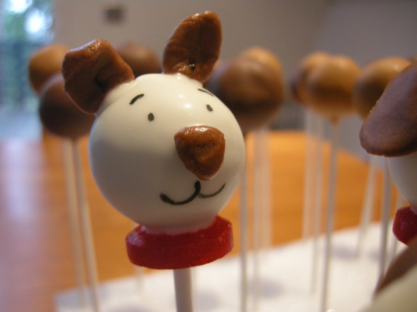 Cake Pop Insanity! Puppy Dog Cake Pops