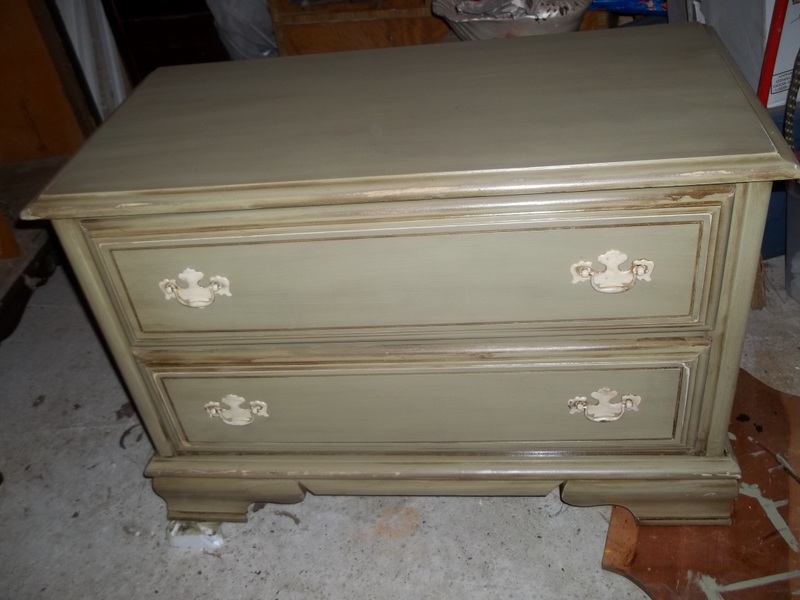 PICKIN and PAINTIN........... Chalk Paint STICKS TO ANYTHING