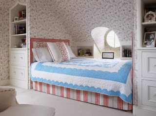 kamar tidur di loteng