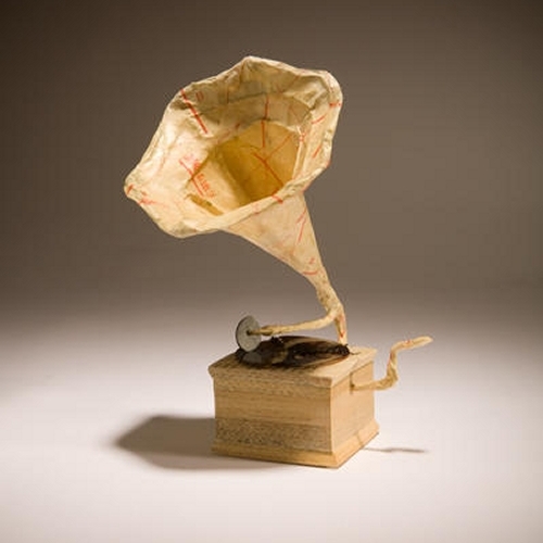 04-Gramophone-Ching-Ching-Cheng-Vintage-Camera-Sculptures-Made-of-Books-and-Maps-www-designstack-co