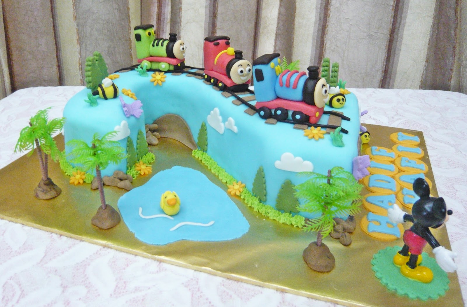 Jenn Cupcakes & Muffins No 2 Thomas and Friends Cake
