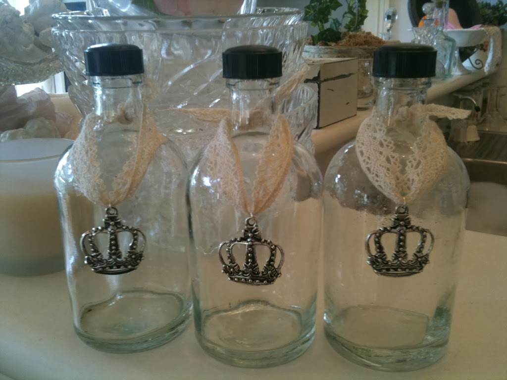 The Bluebirds are Nesting... Hollywood Bubble Bath.