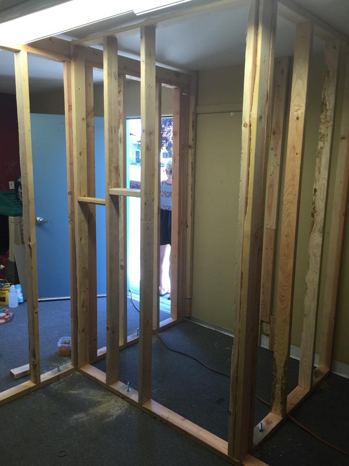 One Thrifty Chick DIY Dressing Rooms { Budget Designs }