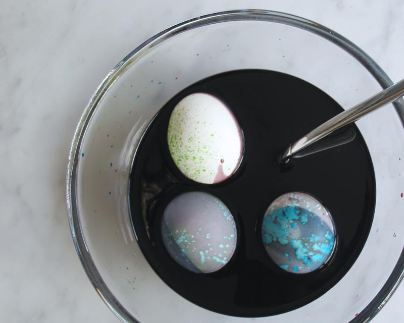 SEMIPRECIOUS GOLD FOIL EASTER EGGS / the creative muster
