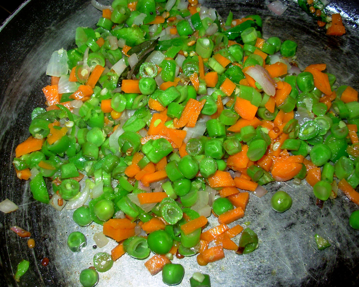 OATS UPMA / INSTANT VEGETABLE OATS UPMA RECIPE Cook With Smile