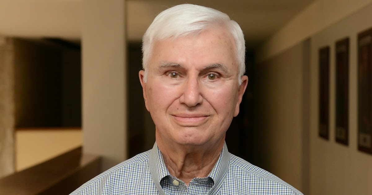 UIS People UIS founding faculty member Cullom Davis honored for