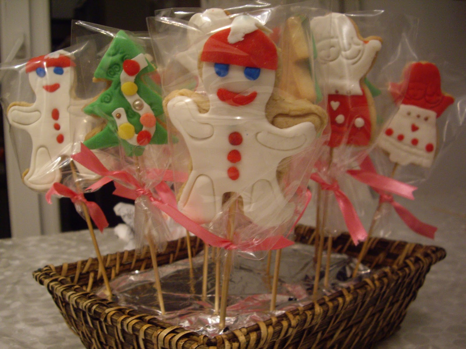 kahve kokusu: ŞEKER HAMURLU YILBAŞI KURABİYELERİ