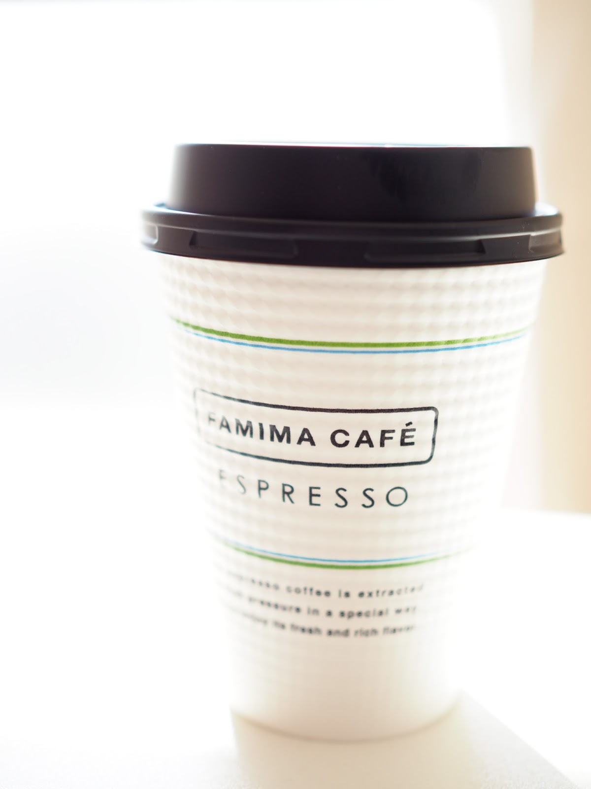 イケパパガレージ ファミマコーヒーのカップデザインがカワイイ