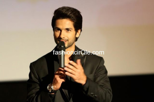 Various pics of priyanka chopra and shahid kapoor In melbourne IFFM opening ceremony  -  Priyanka & Shahid- Indian Flim Festival Melbourne -- opening night pics