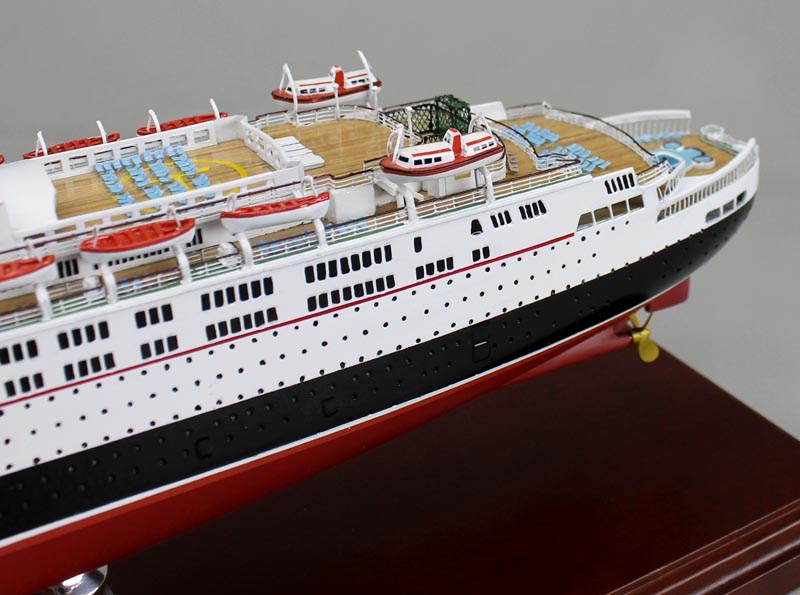 Ocean Liner Model RMS Queen Elizabeth 2 SD Model Makers