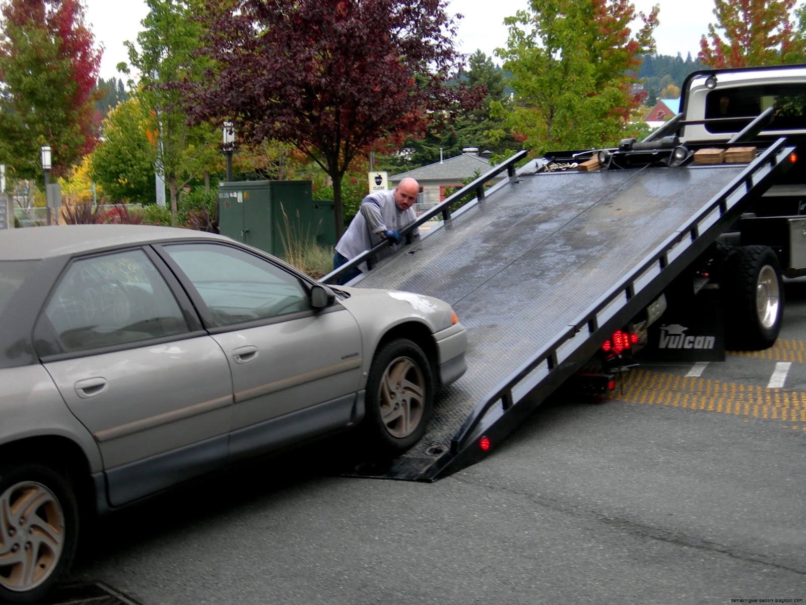 Flatbed Tow Trucks Towing Cars Flatbed Tow Trucks Towing Cars