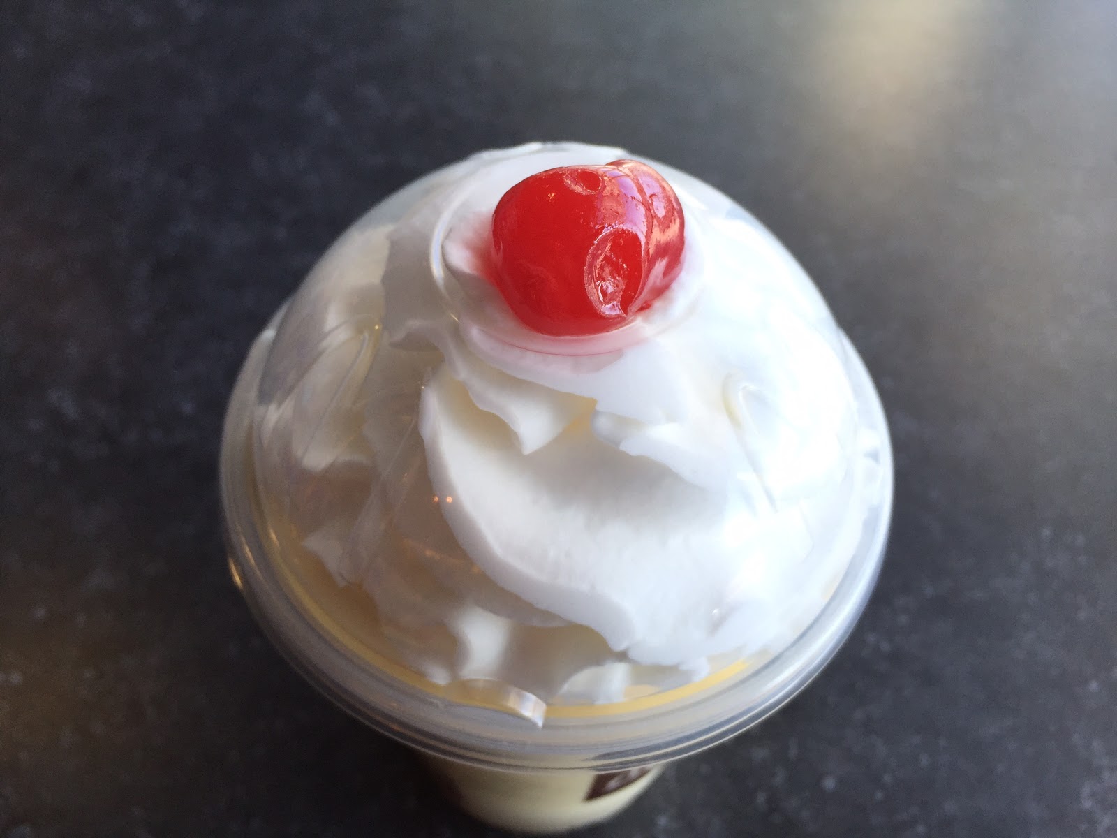 Egg Nog Shake From McDonald's / マクドナルドのエッグノッグ シェイク I'm Made of Sugar