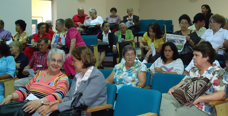 Estudiantes de la Universidad para Adultos Mayores