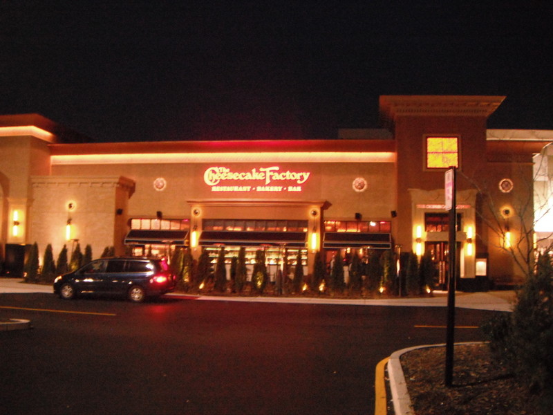 payless quakerbridge mall