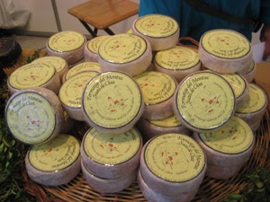 dendecaguelu: Suau de Clua. Formatge del Montsec.