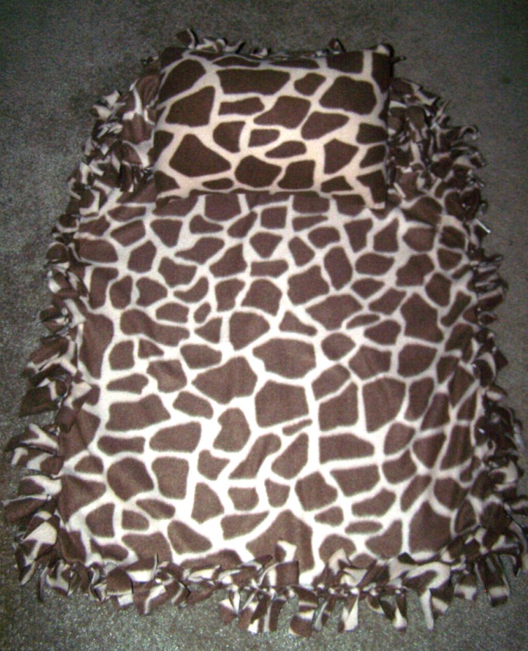 CCoatsofManyColours! FINISHED Toddlers Giraffe Blanket Set!