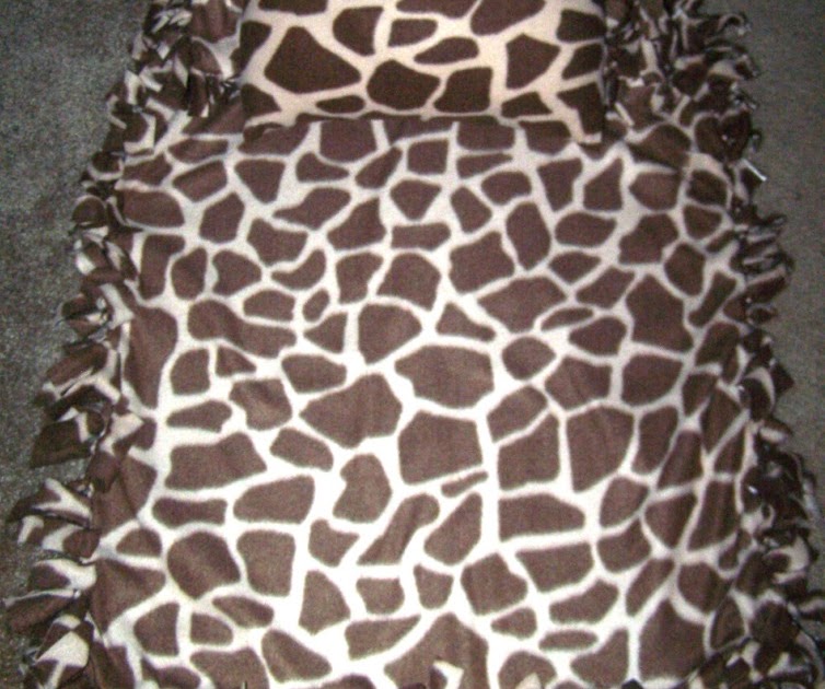 CCoatsofManyColours! FINISHED Toddlers Giraffe Blanket Set!