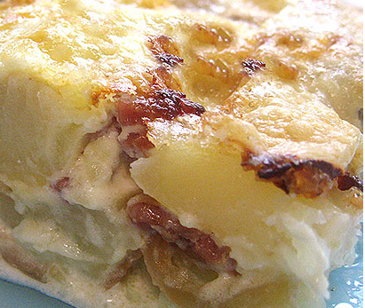 100 grammes de tartiflette apportent une valeur énergétique de 110 calories ou kilocalories ou 460 kilojoules. La Bull A Moa Recette De La Tartiflette De La Bull A Moa