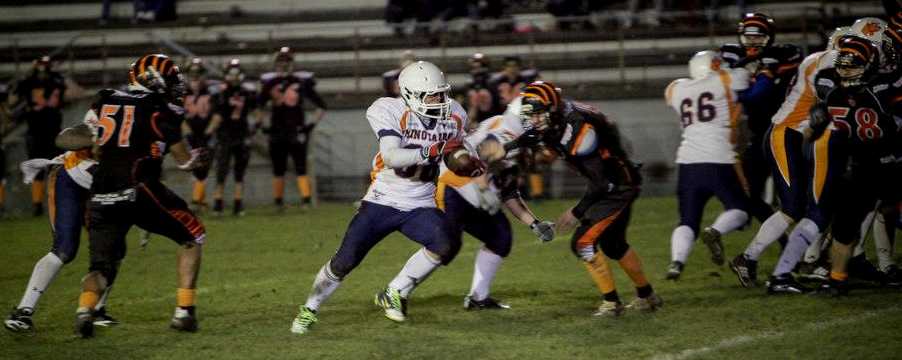 deux étrangers qui se rencontrent stoppant leur course contre la montre