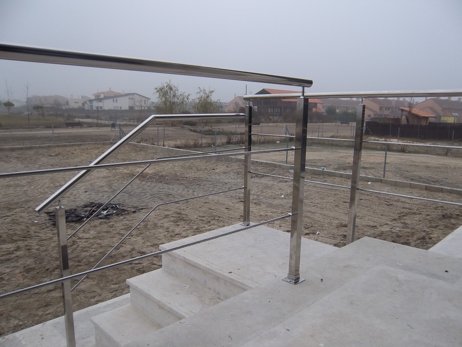 NORBEL CARPINTERIA METÄLICA Y ACERO INOXIDABLE: BARANDILLA Y BALCONES