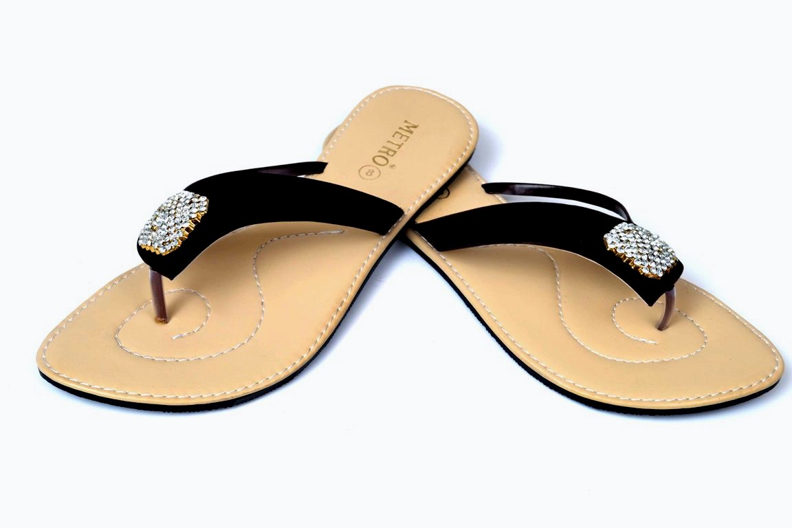 metro chappal ladies