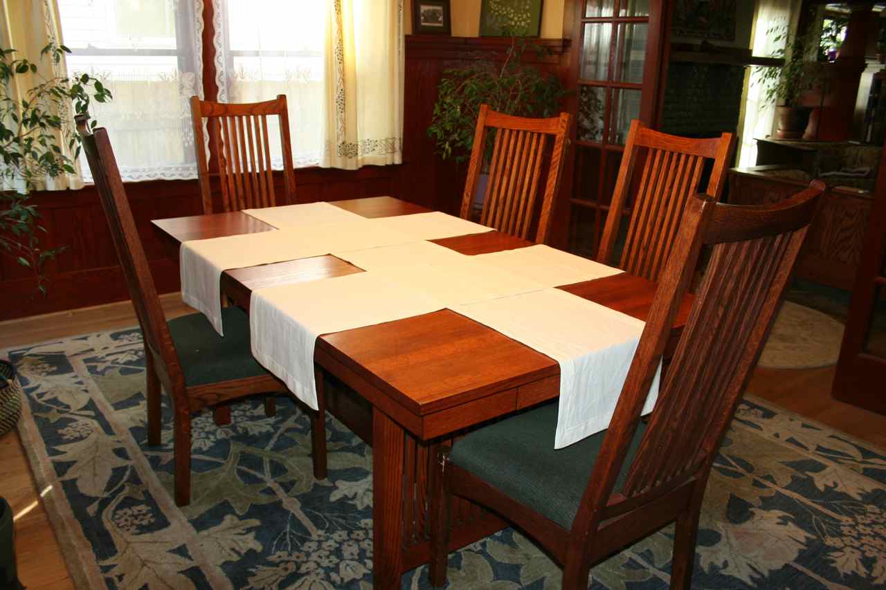 Photos Of Runners On Dining Room Table