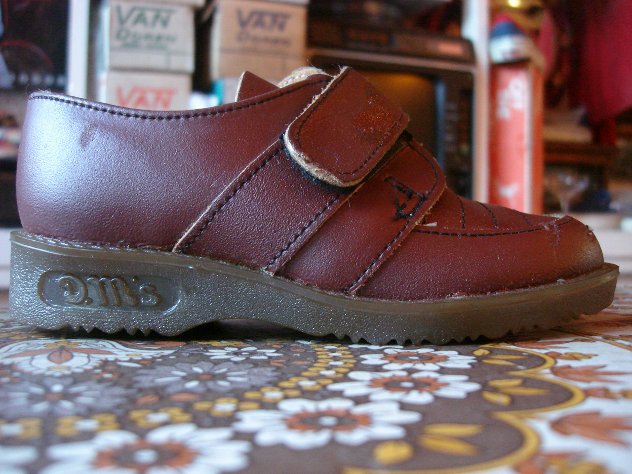 theothersideofthepillow vintage DR MARTENS kids VELCRO BAR SHOE made