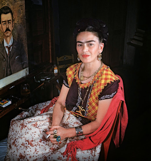 Amazing Historical Photo of Frida Kahlo in 1951 